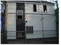 建物北側からです。